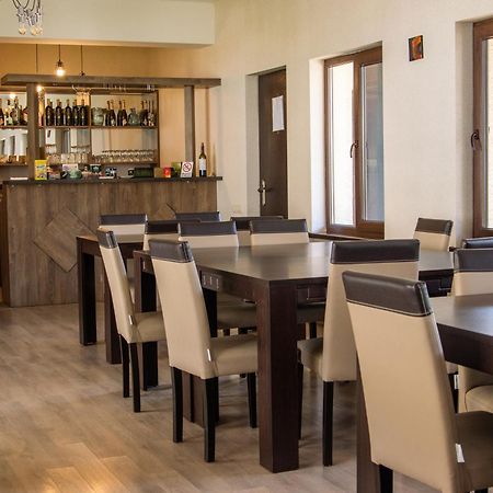 Guest House Oxygen Kazbegi Ngoại thất bức ảnh