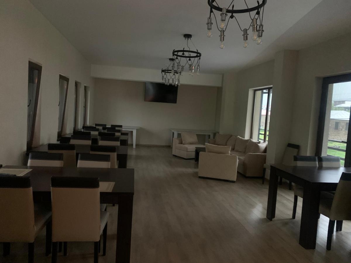 Guest House Oxygen Kazbegi Ngoại thất bức ảnh