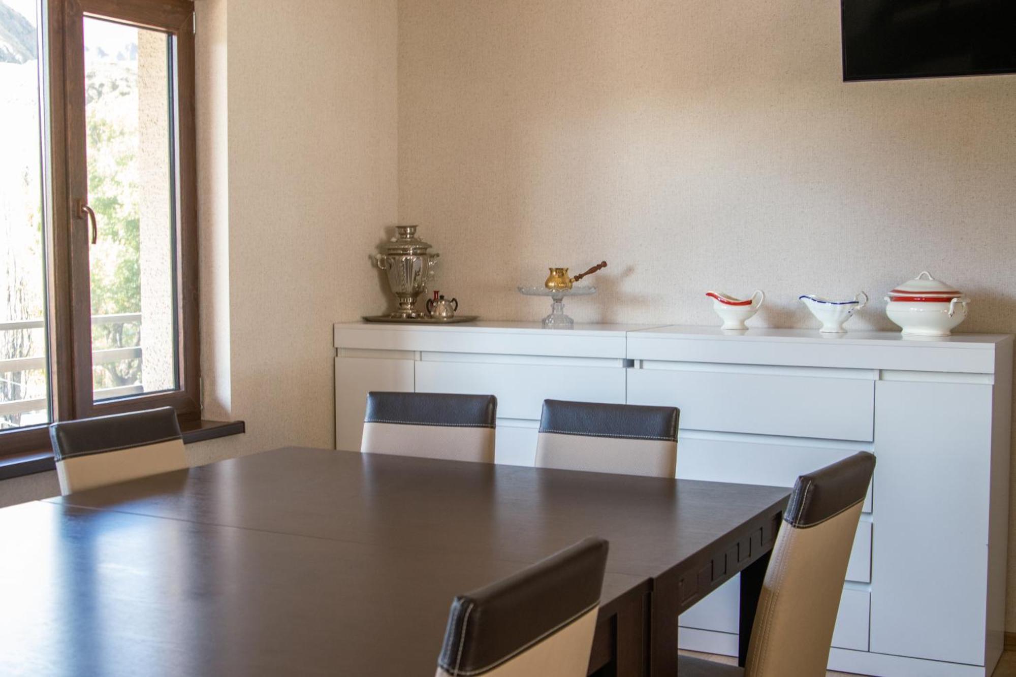 Guest House Oxygen Kazbegi Ngoại thất bức ảnh